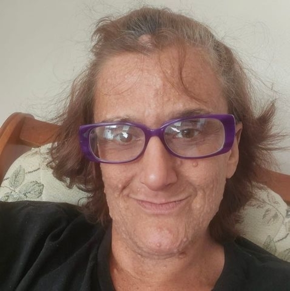 Meet your Posher, Dee - Picture 1 of 1